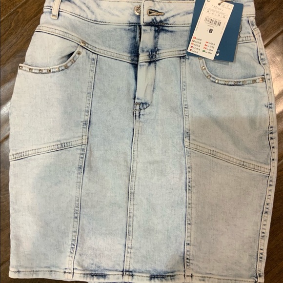 Denim skirt - Picture 2 of 2